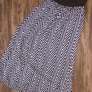 Xhilaration Maxi Skirt Black/White Zig Zag
